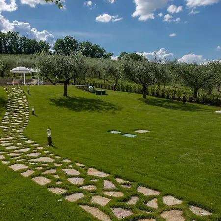 La Collina Degli Ulivi 8&2, Emma Villa