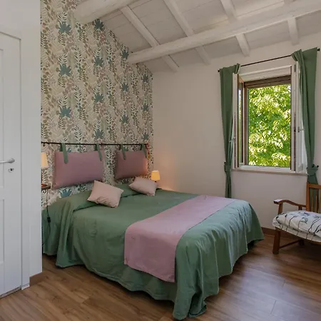 Villa La Collina Degli Ulivi 8&2, Emma Montefalco