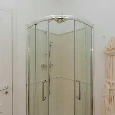 La Collina Degli Ulivi 8&2, Emma Villa *