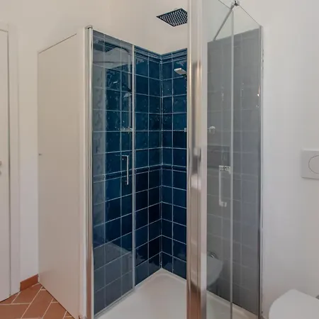 La Collina Degli Ulivi 8&2, Emma Montefalco