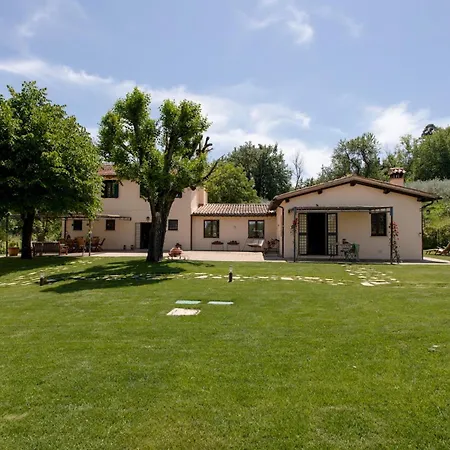 La Collina Degli Ulivi 8&2, Emma מונטפאלקו