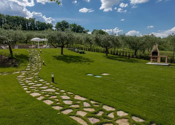 La Collina Degli Ulivi 8&2, Emma Villa