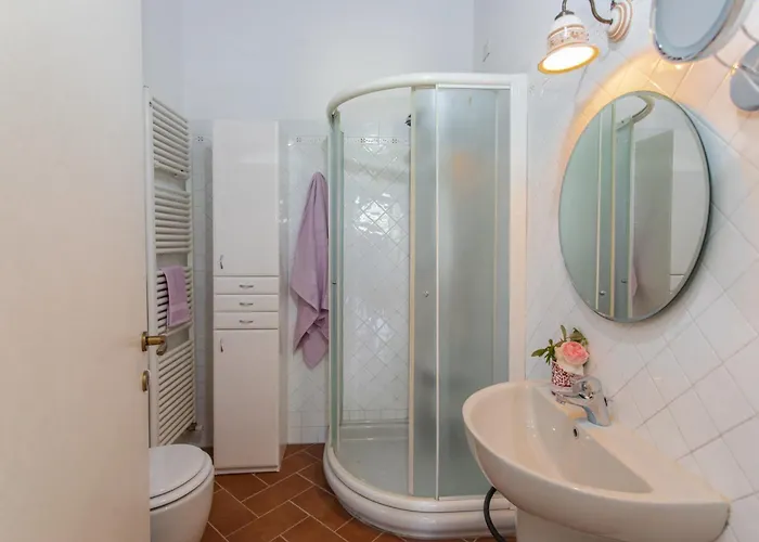 La Collina Degli Ulivi 8&2, Emma